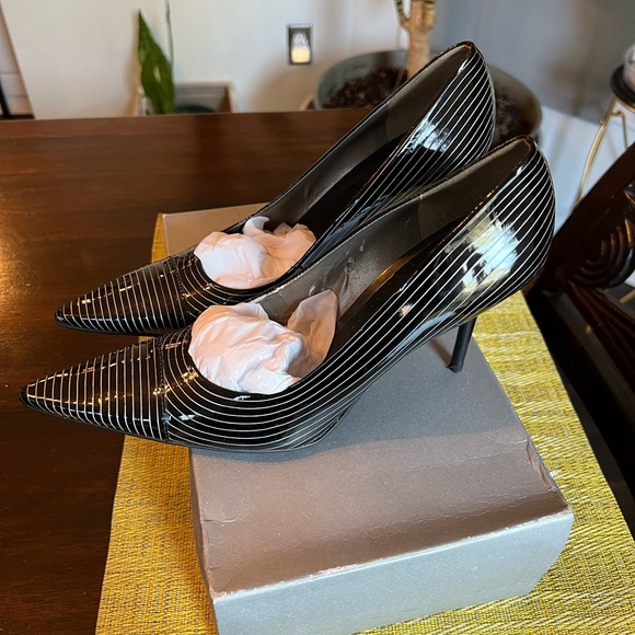 Black Patent Leather Pumps with White Stripes - Picture 1 of 4
